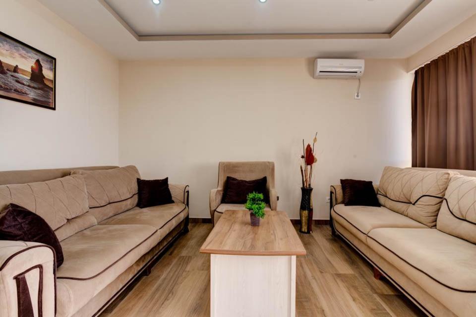 Hotel Zan 울친 외부 사진