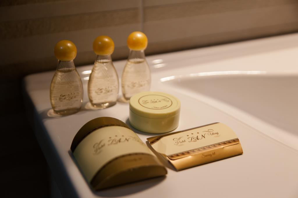 Hotel Zan 울친 외부 사진